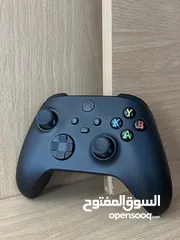  1 يد Xbox اصليه مستعمله 3 اشهر بدون اي خدش او عطل