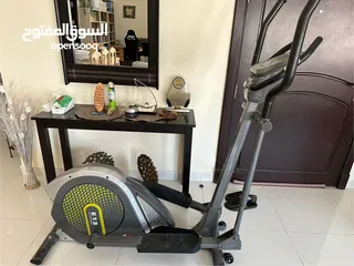  1 جهاز غزالة للبيع ( elliptical machine )