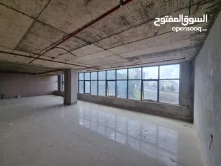  1 طابق تجاري للبيع الطيرة سنتر طابق اول مقابل نيلسون مانديلا مباشرة الشارع الرئيسي