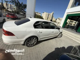  4 Skoda Superb  2014