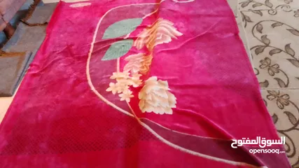  2 يوجد حرامات اثنين مستعمل مفرد ونص الواحد ست دنانير