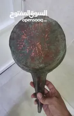  5 قطعة اثرية تراثية نادرة  وعاء نحاسي قديم، منقوش باسم الصانع: "عمل محمد بن سعيد بن جميعة"