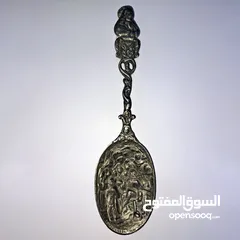  1 > للبيع: ملعقة تذكارية فريدة من نوعها – مستوحاة من الفن الهولندي الكلاسيكي!