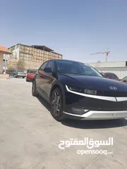  7 هونداي ايونيك 5 موديل 2023 لون اسود داخل ابيض فل الفل وعداد قليل