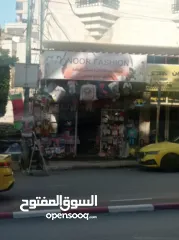  3 محل تجاري للبيع (بالخلو)