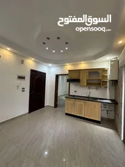  16 شقه دوبلكس مميزه جدا فارغه في عبدون اخير مع روف 4 نوم وترس واسع