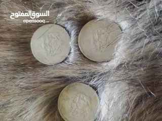  2 قطع قديم  نقود جلاله الملك الراحل حسن الثاني ثلاثه قطع من نوع خمسه دراهم على شكل درهم