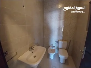  11 شقة غير مفروشة للإيجار ( Property 39886 ) سنوي فقط