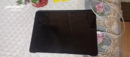  3 ايباد ابل 9 كامل اغراضو يوجد باك والزقه