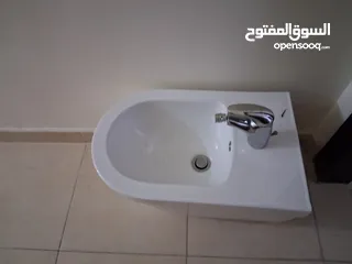  1 3 أطقم حمامات معلقة مستعملة