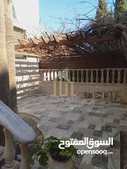  1 شقة أرضية طابقية 350م بتشطيبات راقية في أجمل مناطق عبدون / ref 3021