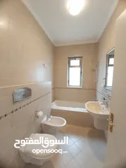  26 شقة ارضية للبيع اربع غرف نوم في جبل عمان قرب قصر زهران