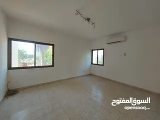  5 4 Bedrooms Villa for Rent in Shatti Al Qurum REF:945R
