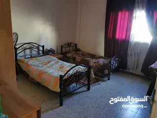  2 شقة للبيع في منطقة الغويرية صيدلية فريج مساحة وتهوية ممتازة ومنطقة مخدمة بسعر مغري