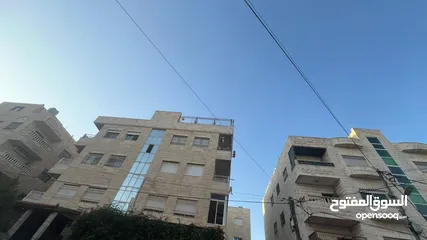  19 شقه مميزه 130م حي الرواق قرب مستشفى الامير حمزه