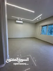  18 استوديو   ارضي   مع   حديقة   مميز   جداً   جداً   للبيع   في   الجاردنز   من   المالك   مباشرة