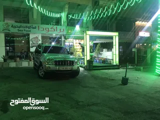  7 محل قهوه مع طابق ثاني جلسات موقع مميز للضمان الشهري بسعر مغري