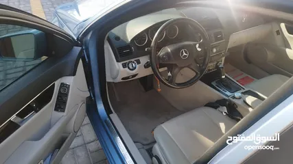  9 Mercedes c200 2011  ( perfect condition In and out )