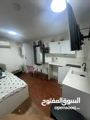  5 كرفان لون ابيض للسكن الخارجي ( متنقل )