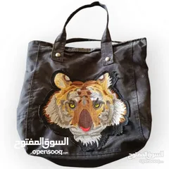  22 بازااااار الدينااااار اي قطعه بدينار واحد فقططط