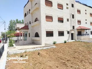  1 عمارة مع قطعة ارض مفروزة مساحة 1650 متر قطعة الارض قوشان منفصل 750 متر ب ارقى مناطق ابوعلندا