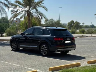  2 Audi Q7 / 2016 (Black)