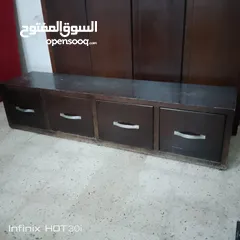 2 كراسي زان بدون طاولة وطاولة تليفزيون لاتيه للبيع التواصل واتس