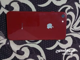  7 Iphone 8 هاتف آيفون 8  للبيع بحالة جبدة لون اسود  كڤر لون اسود + شاحن