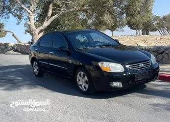  17 كيا سيراتو 2008 ماتور 1600 بنزين اوتومات عدد 2 لون ابيض ولون اسود