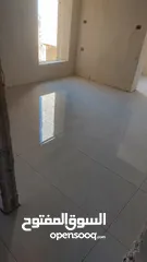  5 شقه للبيع في عين مصباح