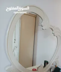  1 غرفة نوم خشب ممتاز .. بحالة جيدة سبب البيع التغيير  السعر قابل للتفاوض للجادين