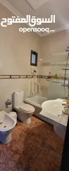  11 في أرقى مناطق أم أذينة شقة طابق ثالث 180م بتشطيبات مميزة وسعر مغري/ ref 6040