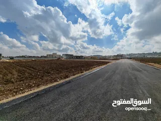  12 فرصة سكنية استثمارية قطع أراضي في منطقة الروضة ناعور قبل بلدية حسبان سكن ج مساحات متنوعة وموقع مميز