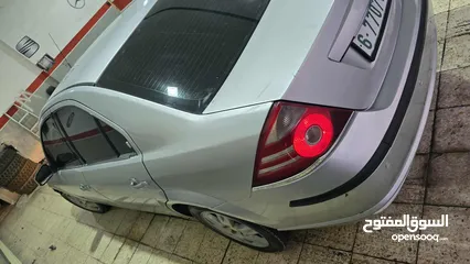  5 فورد مونديو