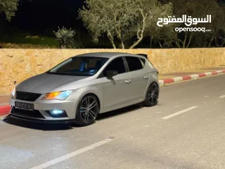  4 سيات ليون 2018 للبيع