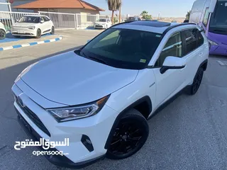  4 TOYOTA RAV4 XLE PREMIUM