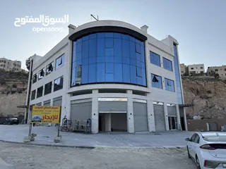  1 مشغل مشاغل / مكاتب فخمه للايجار مساحه 170متر  قرب دوار الدبابه صناعي تجاري