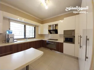  9 شقة غير مفروشة للإيجار 200م2 ( Property 18960 )-175072801