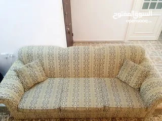  2 طقم صالون مع ترابيزات