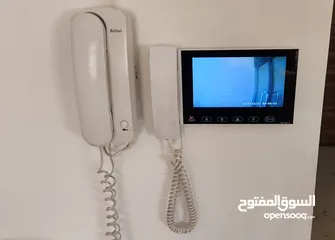  22 شقه أرضية مع تراس للبيع في طريق المطار خلف كلية لومينوس - 180 متر داخلي, 70 متر خارجي