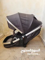  7 عربة أطفال ماركة Giggles بحالة ممتازة  مع إمكانية فصلها كما هو موضح بالصور