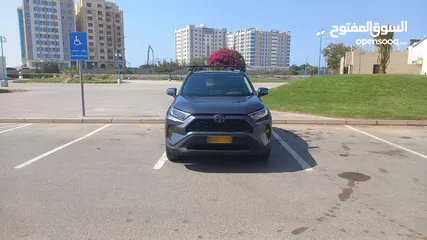  1 RAV 4 XLE 2021