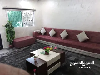  2 مجلس تفصيل 14 مقعد خشب سويد بحال الوكاله مستخدم فتره بسيطه مع كامل ملحقاته من طاولات وبرادي مع بفه