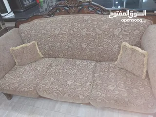  3 طقم كنب للبيع قابل للتفاوض