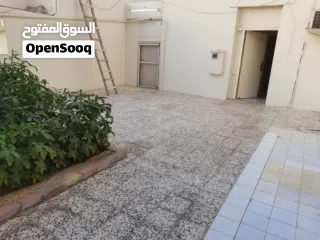  4 House In Isa Town for sale - Near Sanad Area -  منزل للبيع في مدينة عيسى المنطقة الثامنة قريب من سند