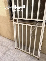  1 باب حديد خارجي