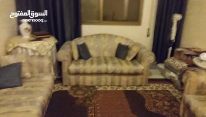  5 طقم كنب بحالة جيدة جدا للبيع بسعر تشجيعي