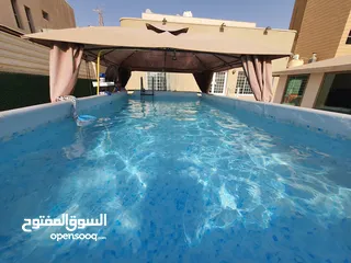  1 حوض سباحة للبيع swimming pool for sale