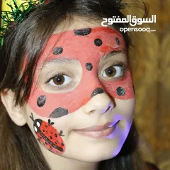  21 شخصيات كرتونية ومهرجين