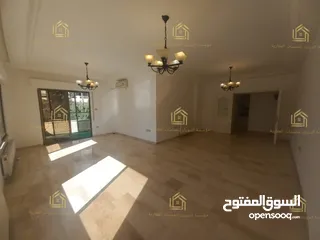  1 شقة فارغة للايجار دير غبار 200م